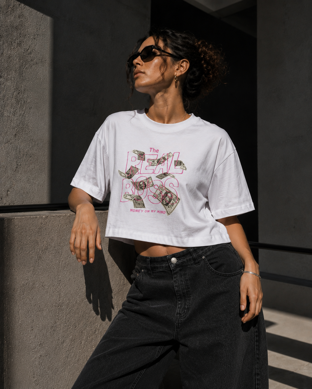 Minimal Graphic Oversized Crop Tee – Aesthetic Streetwear T-Shirt